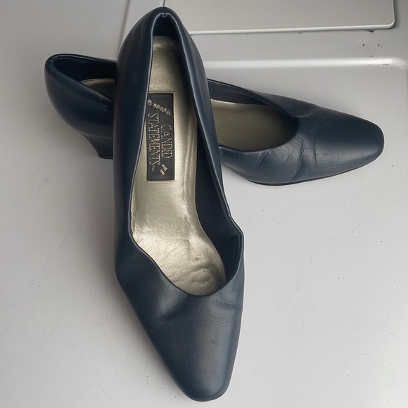 candid statements world heels leather navy blue kitten heel pumps size 7… - Picture 1 of 10